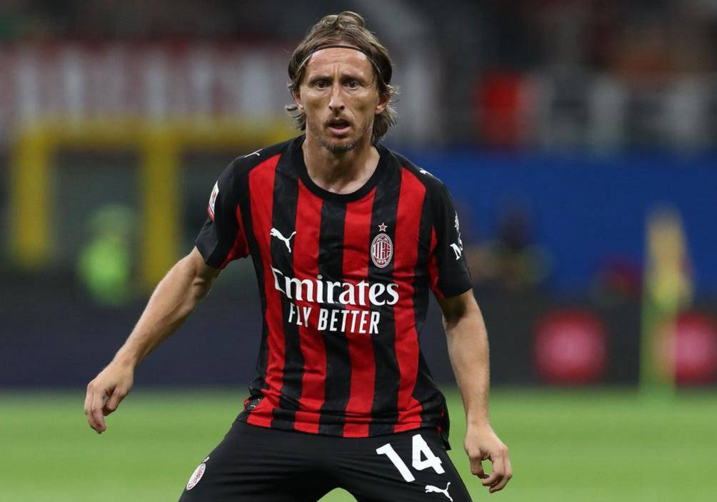 这是真饿了，太阳报：哈兰德赛后买了近70个芝士汉堡请全队吃