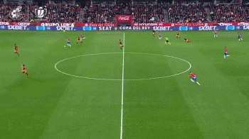 波兰主帅惊叹莱万职业精神：罗纳尔迪尼奥都不敢这样活